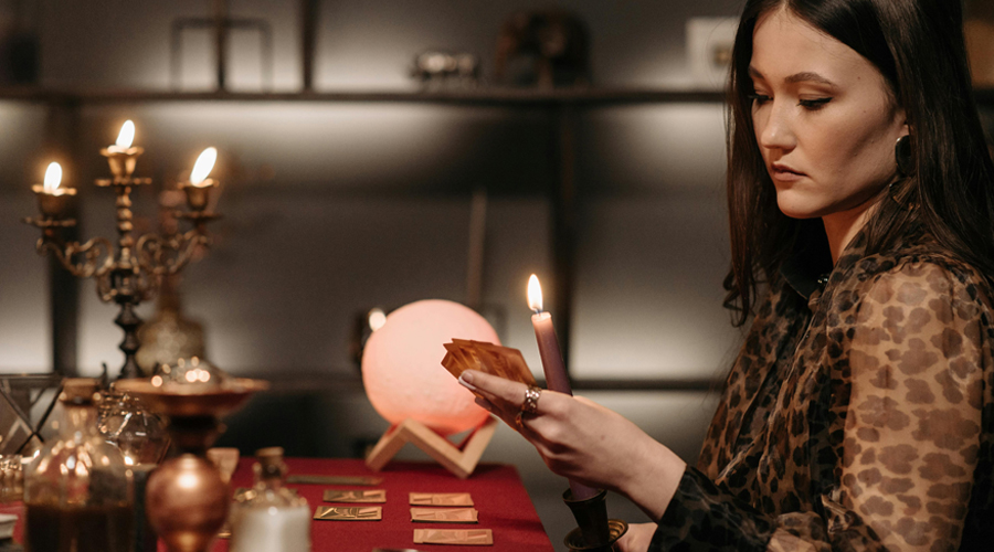 Cartomanti e sensitivi al telefono: come scegliere il servizio perfetto